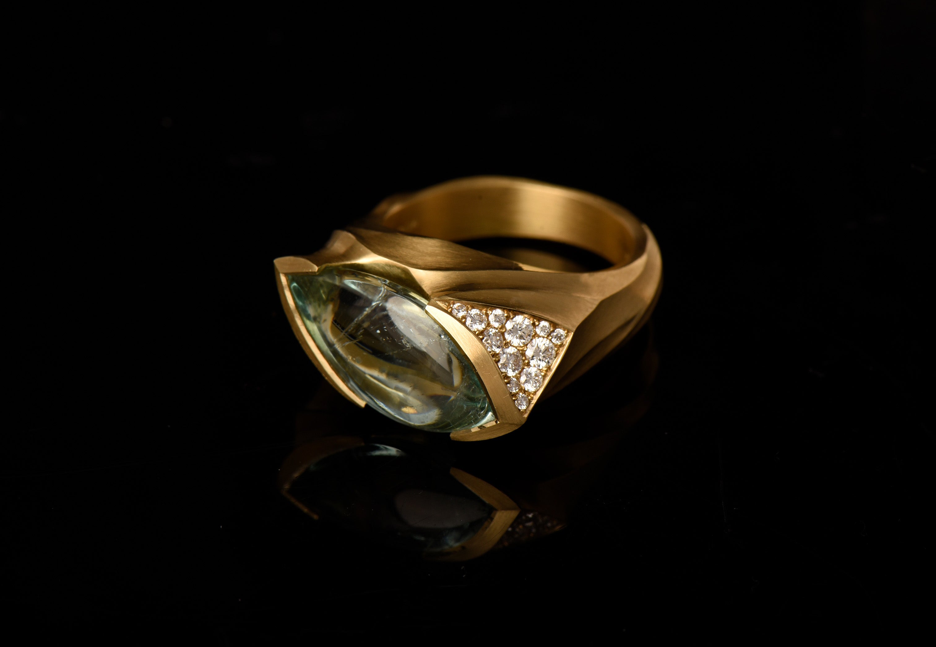 18ct Yellow Gold Marquise Beryl and Diamonds Arris Ring