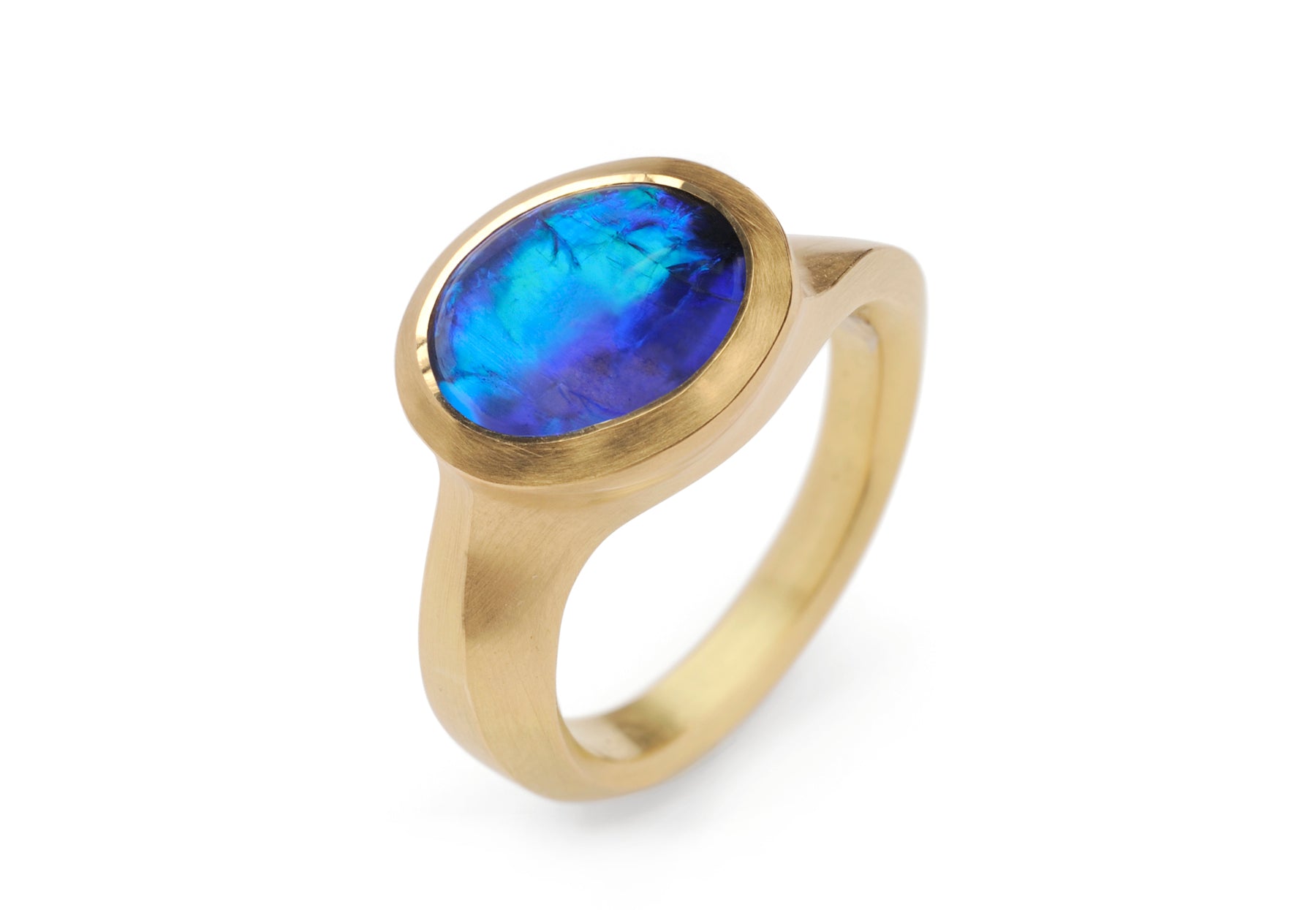 Arris lightening ridge opal yellow gold ring