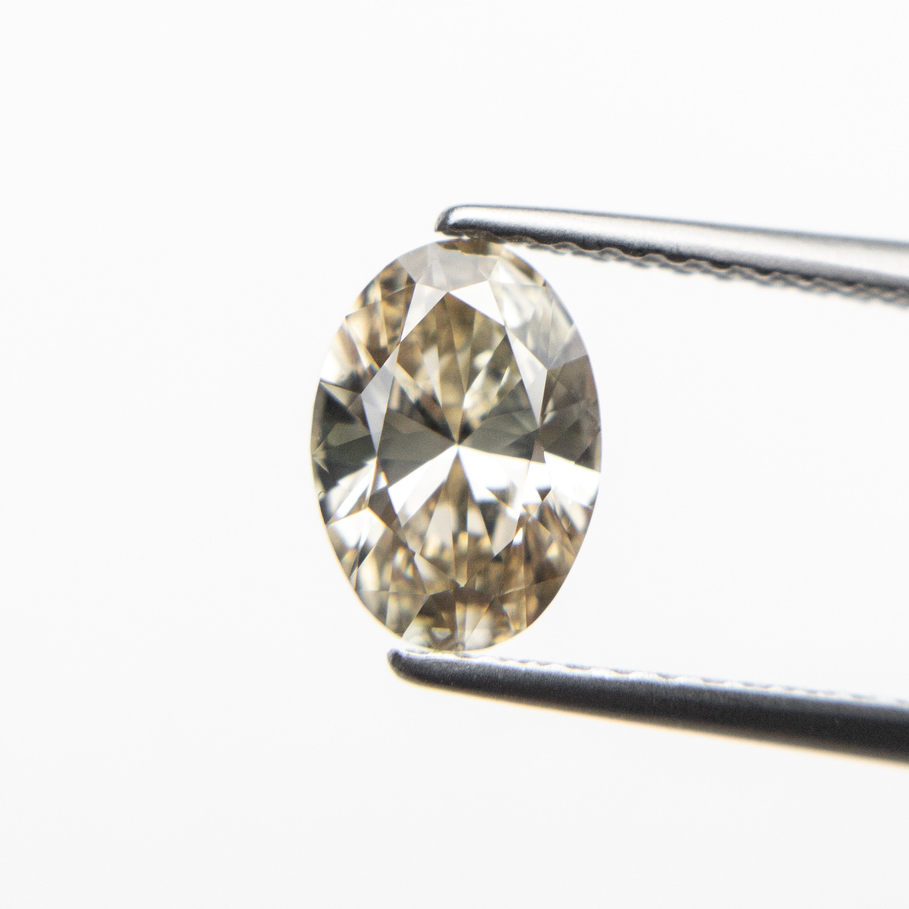 1.00ct 7.92x5.62x3.35mm Oval Brilliant 18709-04 - Misfit Diamonds