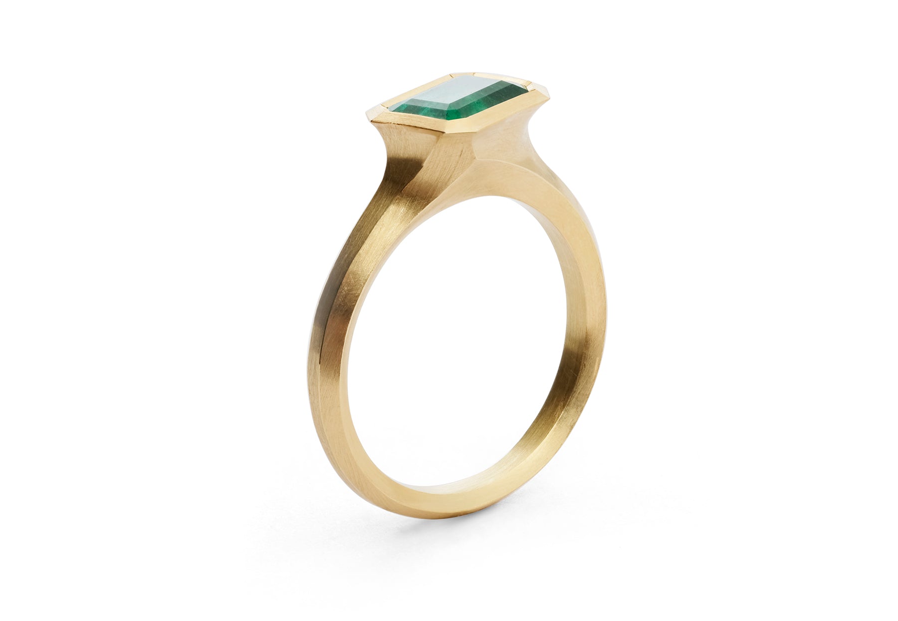 Arris hand-carved 18ct yellow gold and emerald engagement ring