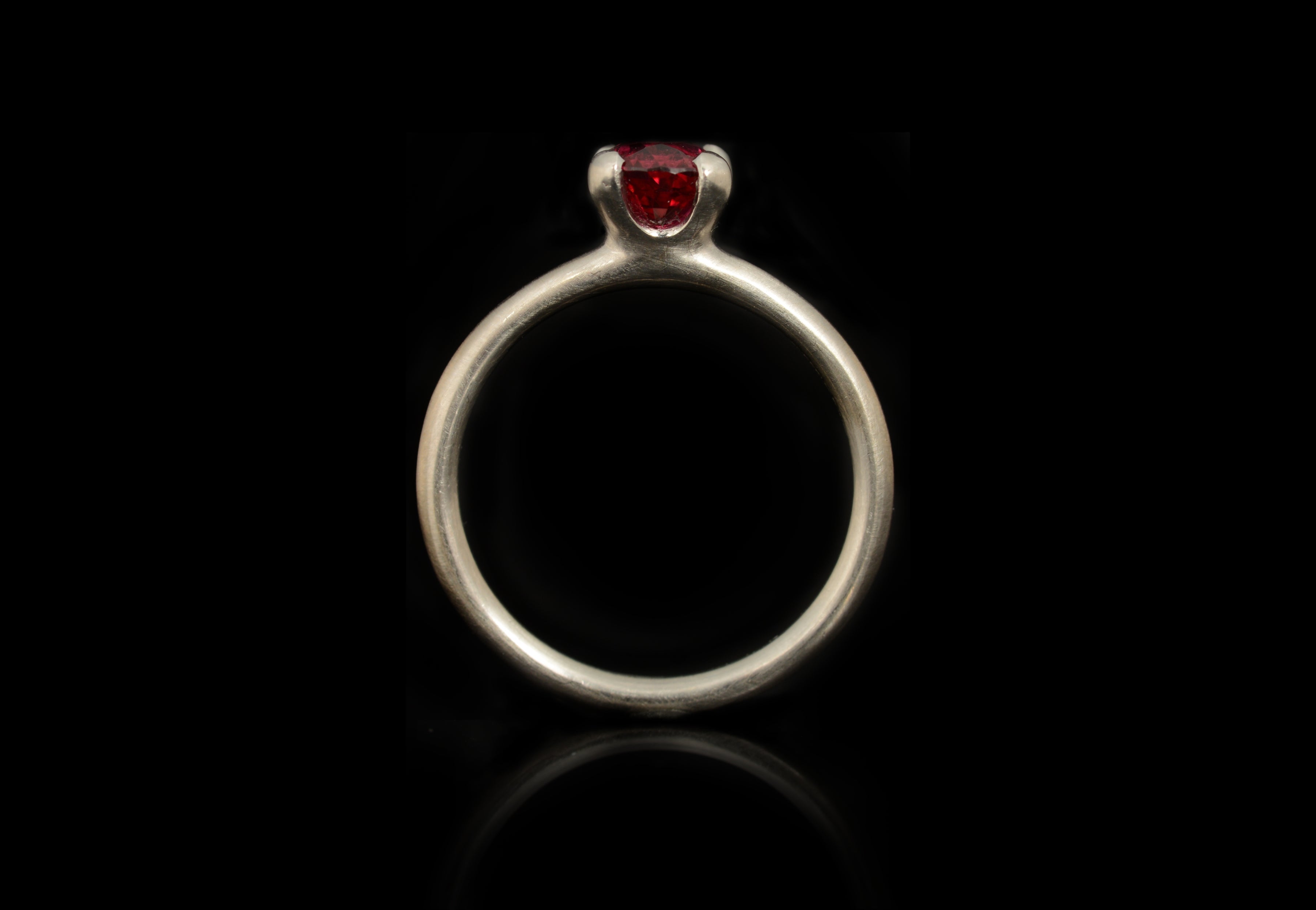 Sculpted platinum 4-claw red spinel ring